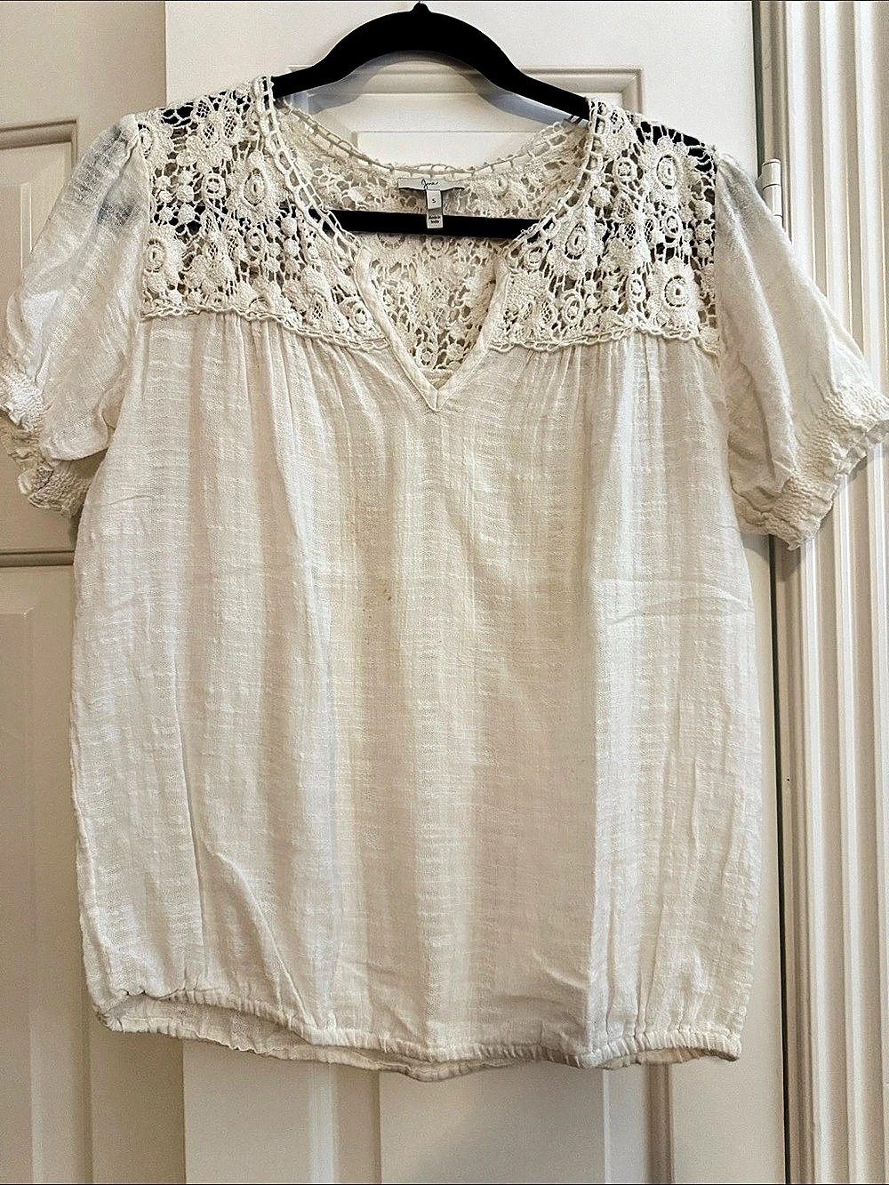 Joe 7315-T2612 Lace Yoke Blouse in ivory White Small Like New